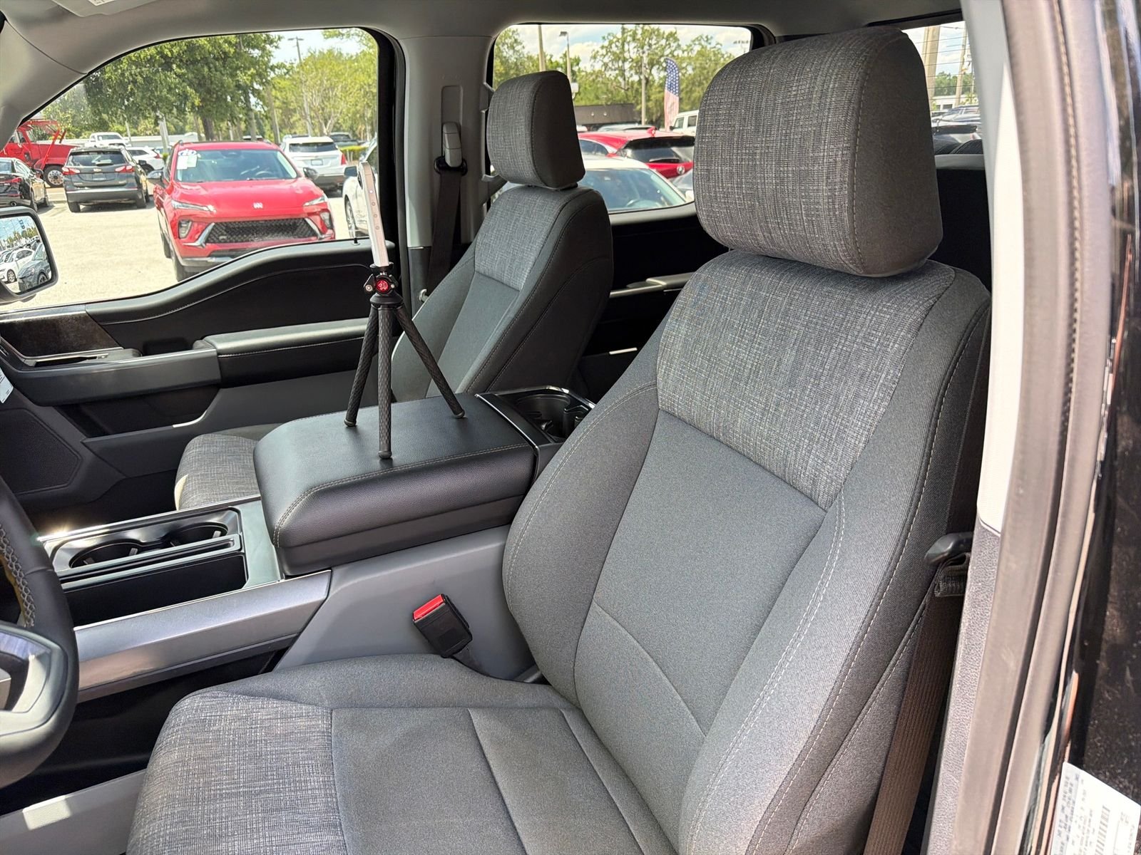 Used 2023 Black Ford XLT image 23