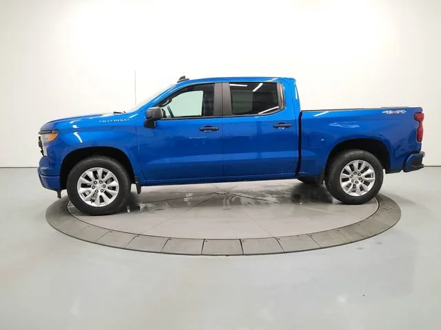 Used 2023 Glacier Blue Metallic Chevrolet Custom image 4