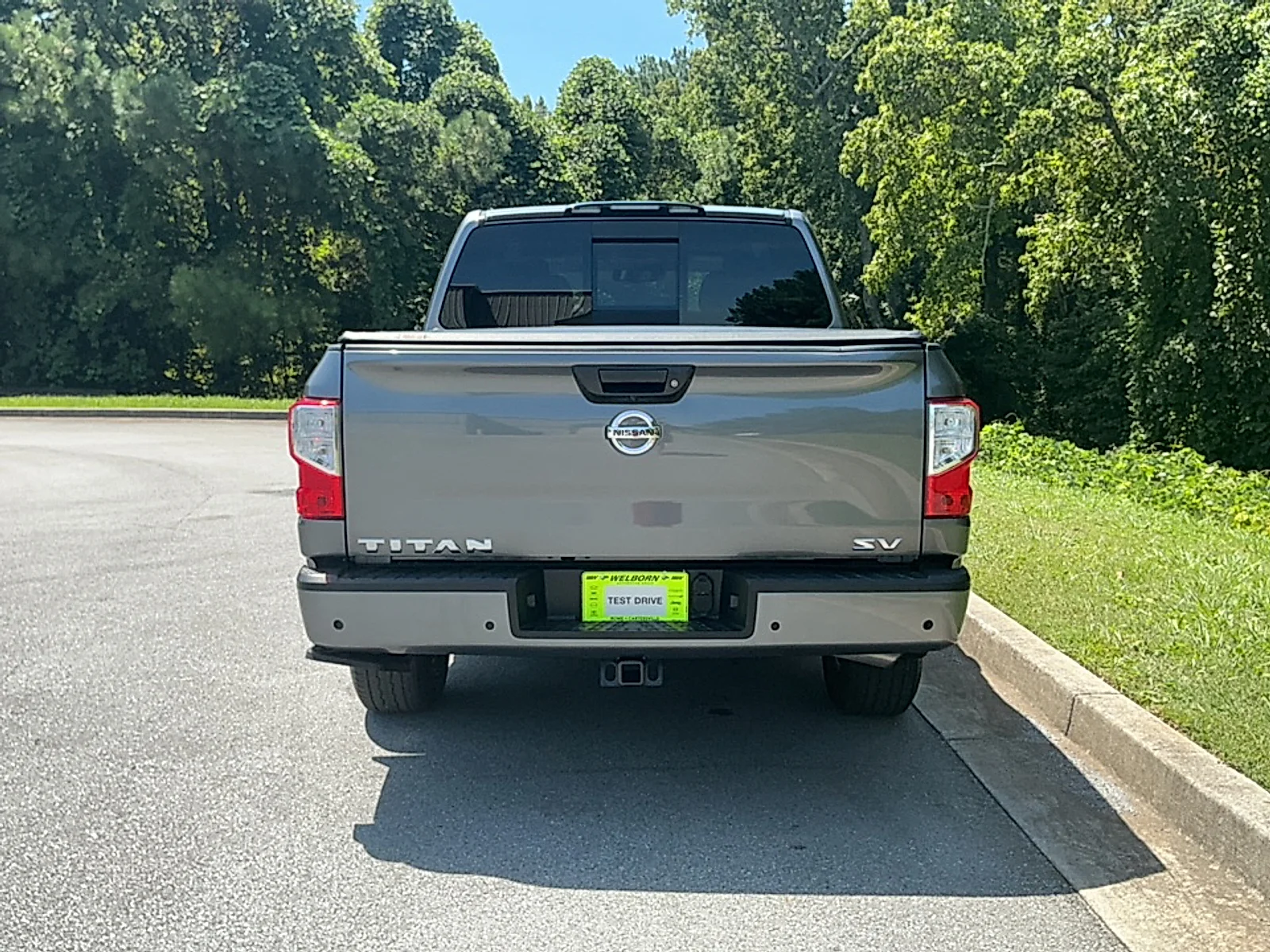 Used 2021 Gray Nissan Crew Cab SV 4x2 image 14