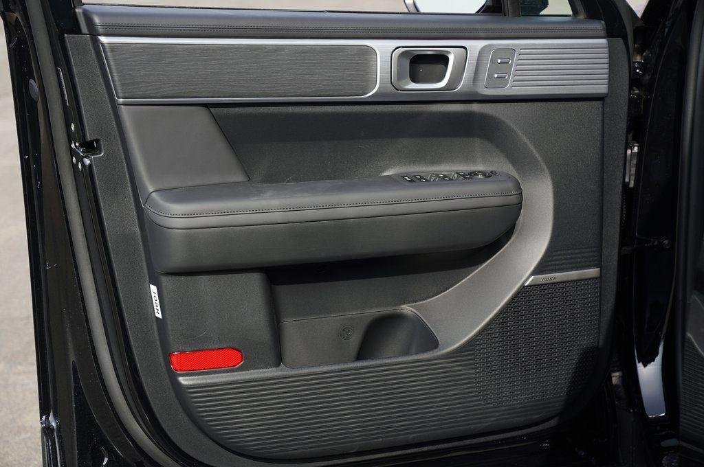 New 2026 Phantom Black Hyundai Limited image 9