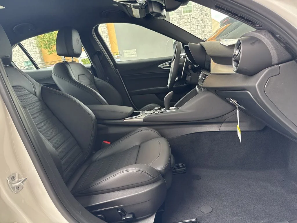 New 2026 White Alfa Romeo Base image 20