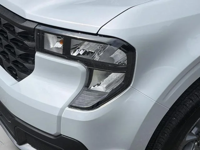 New 2026 Space White Metallic Ford XLT image 30