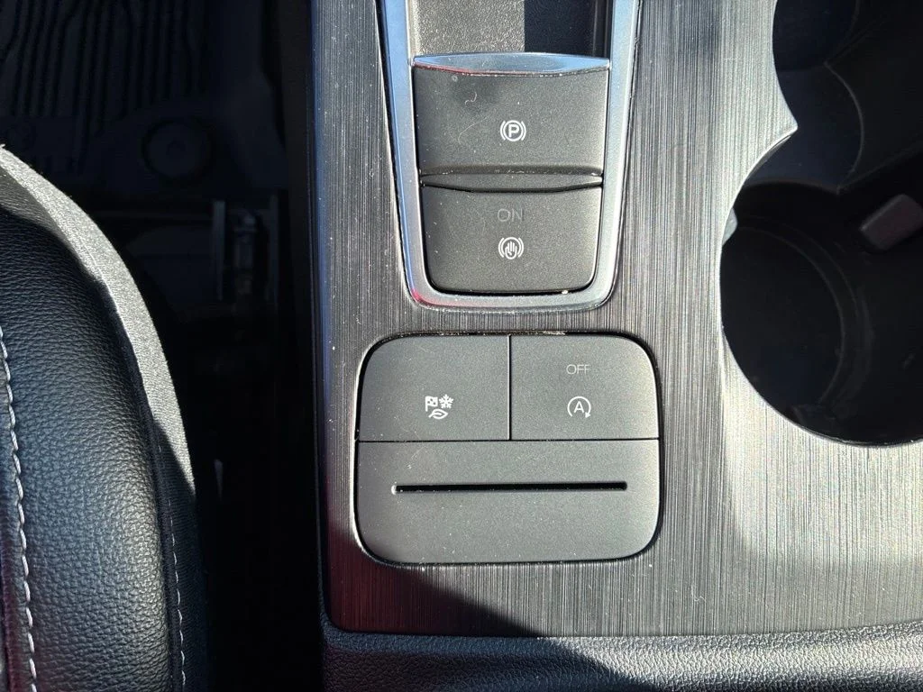 Used 2022 Red Ford SEL image 27