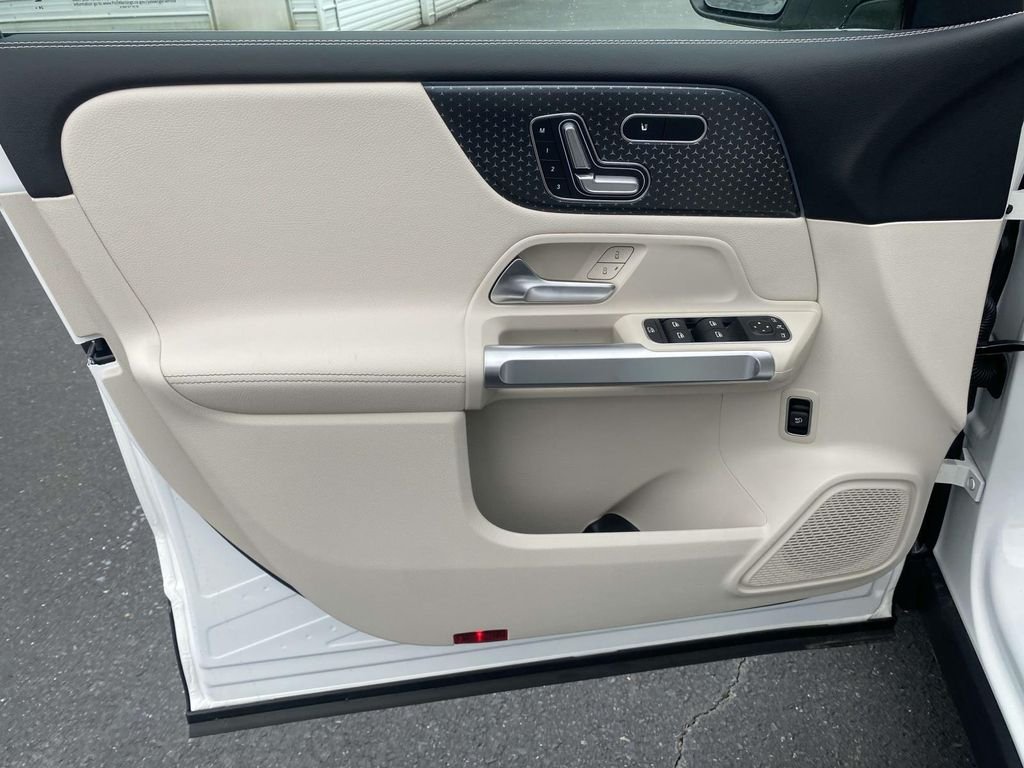 2025 Mercedes-Benz GLB Base - Photo 16