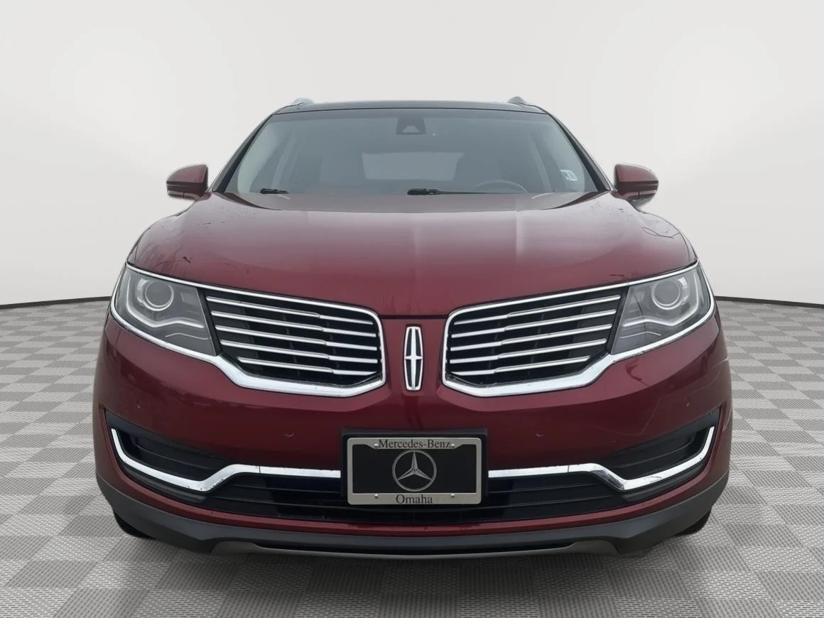 Used 2016 Ruby Red Metallic Tinted Clearcoat Lincoln Reserve image 2