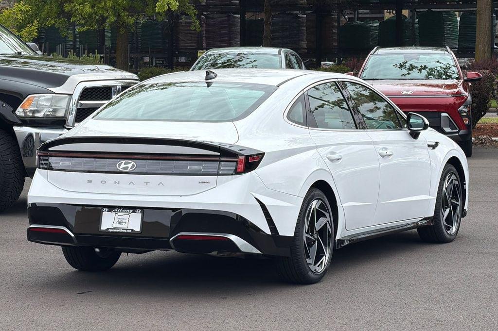New 2026 White Hyundai SEL Sport image 4