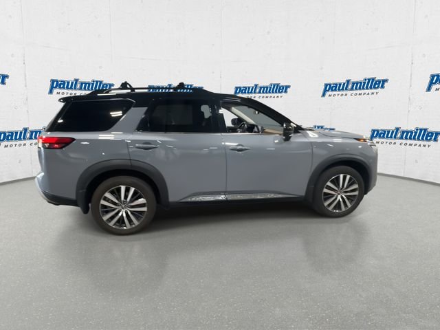 Used 2022 Gray Nissan Platinum image 12