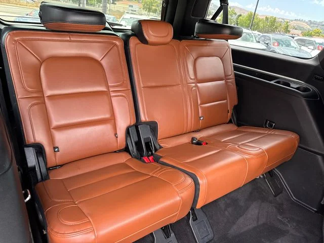 Used 2021 White Lincoln Reserve image 21