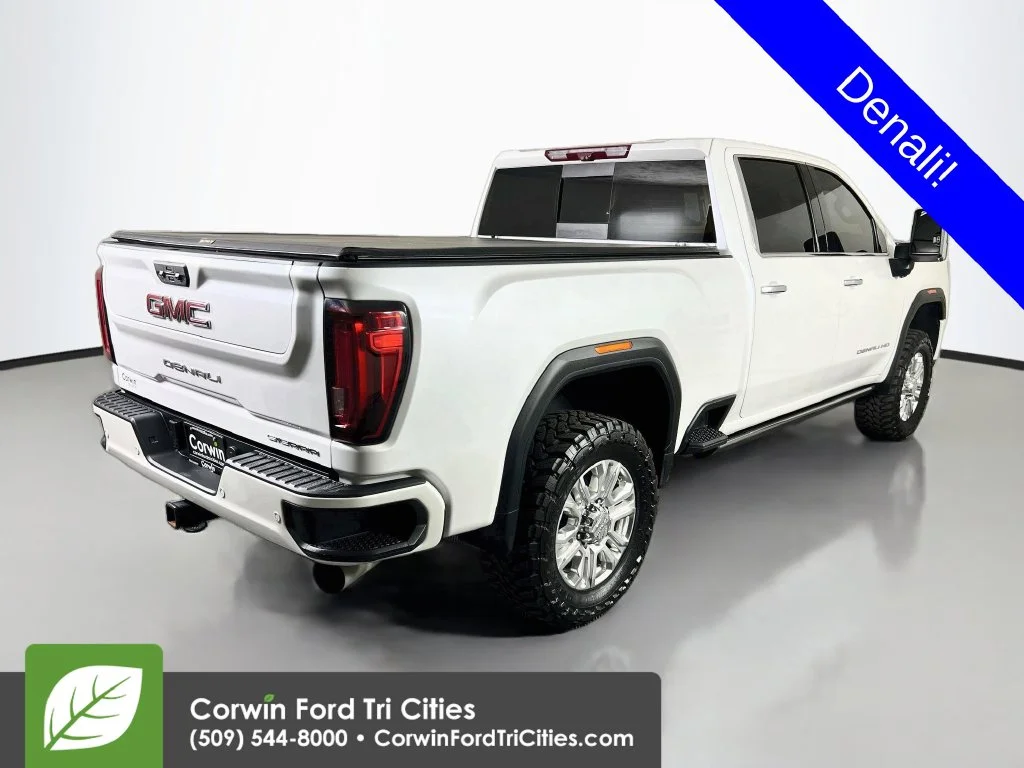 Used 2022 White Frost Tri-Coat GMC Denali image 14