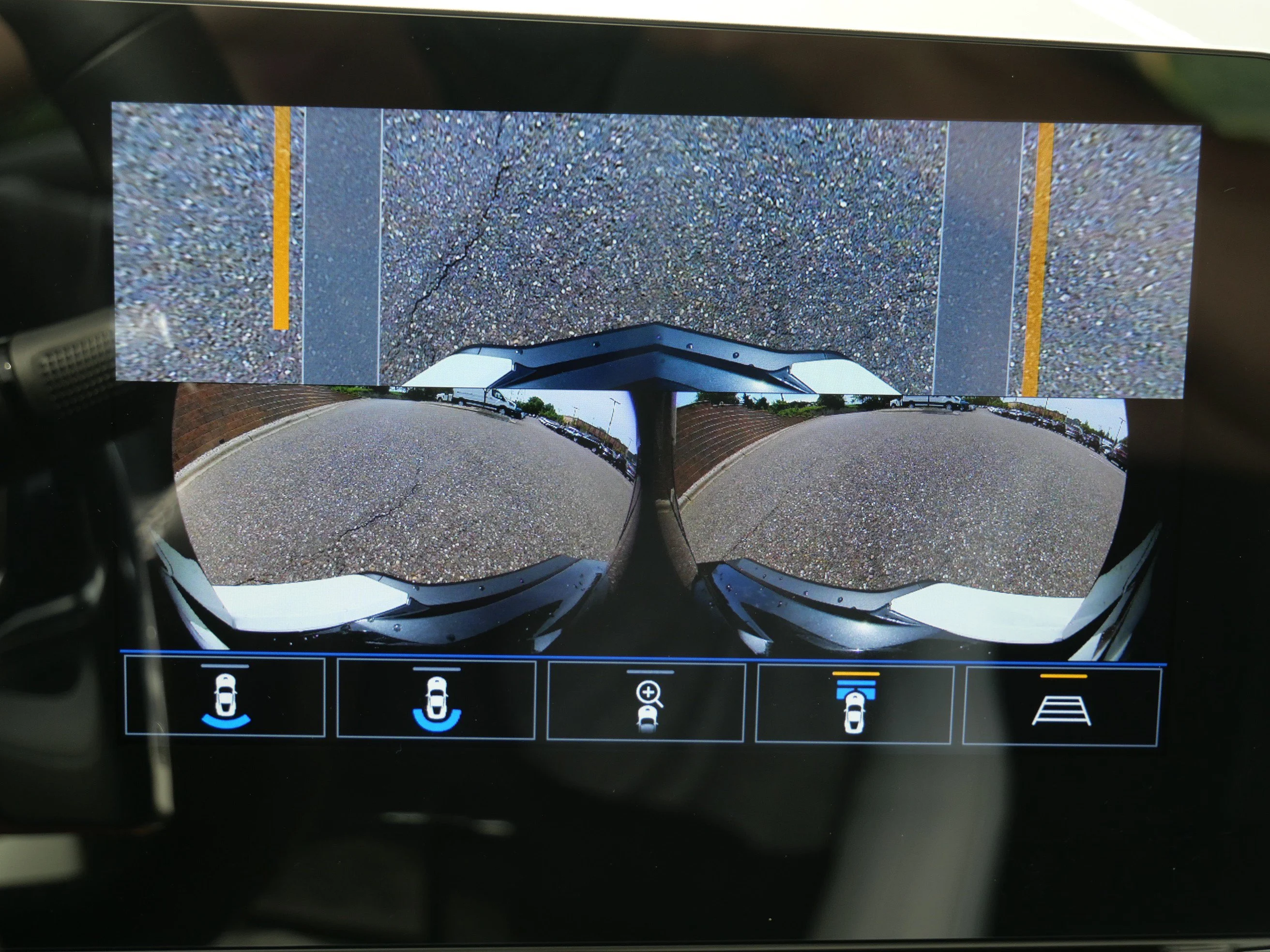 Used 2023 Arctic White Chevrolet 2LT image 21
