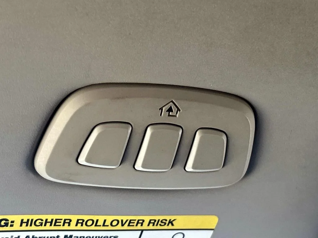 Used 2022 White Ford Lariat image 35