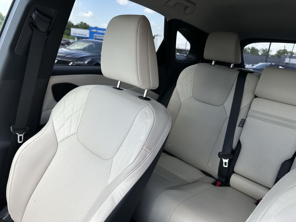 Used 2024  Lexus 350 Premium image 12