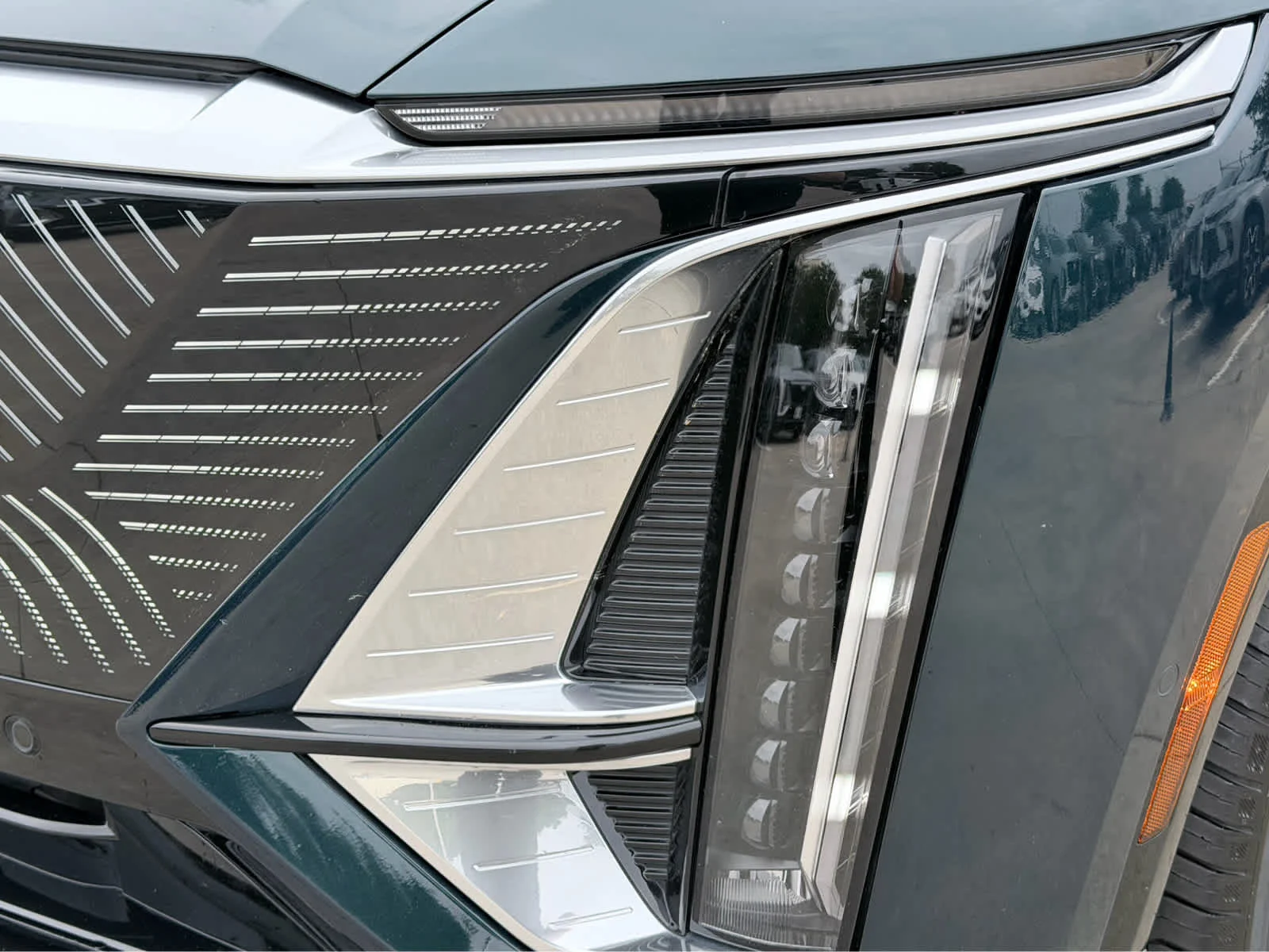 Certified Used 2025 Emerald Lake Metallic Cadillac Luxury 3 image 9