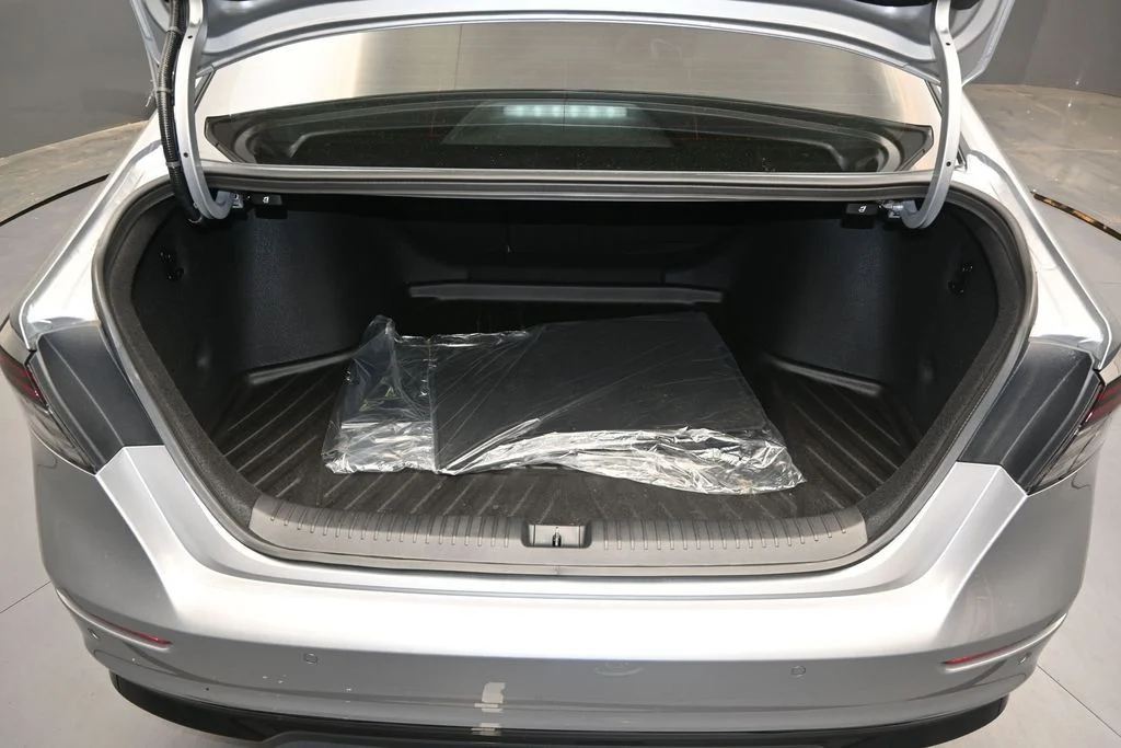 2026 Honda Accord Hybrid Touring - Photo 10