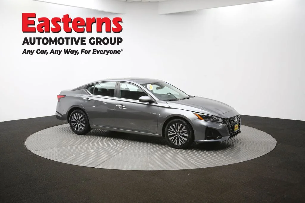 Used 2023 Gray Nissan 2.5 SV image 47