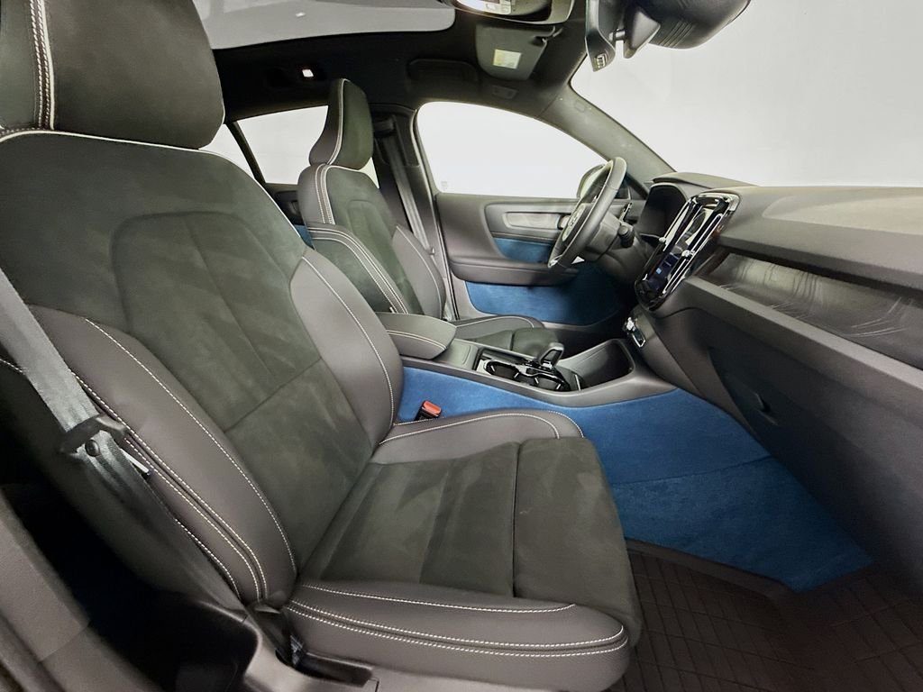 Used 2023 White Volvo Twin Plus image 24