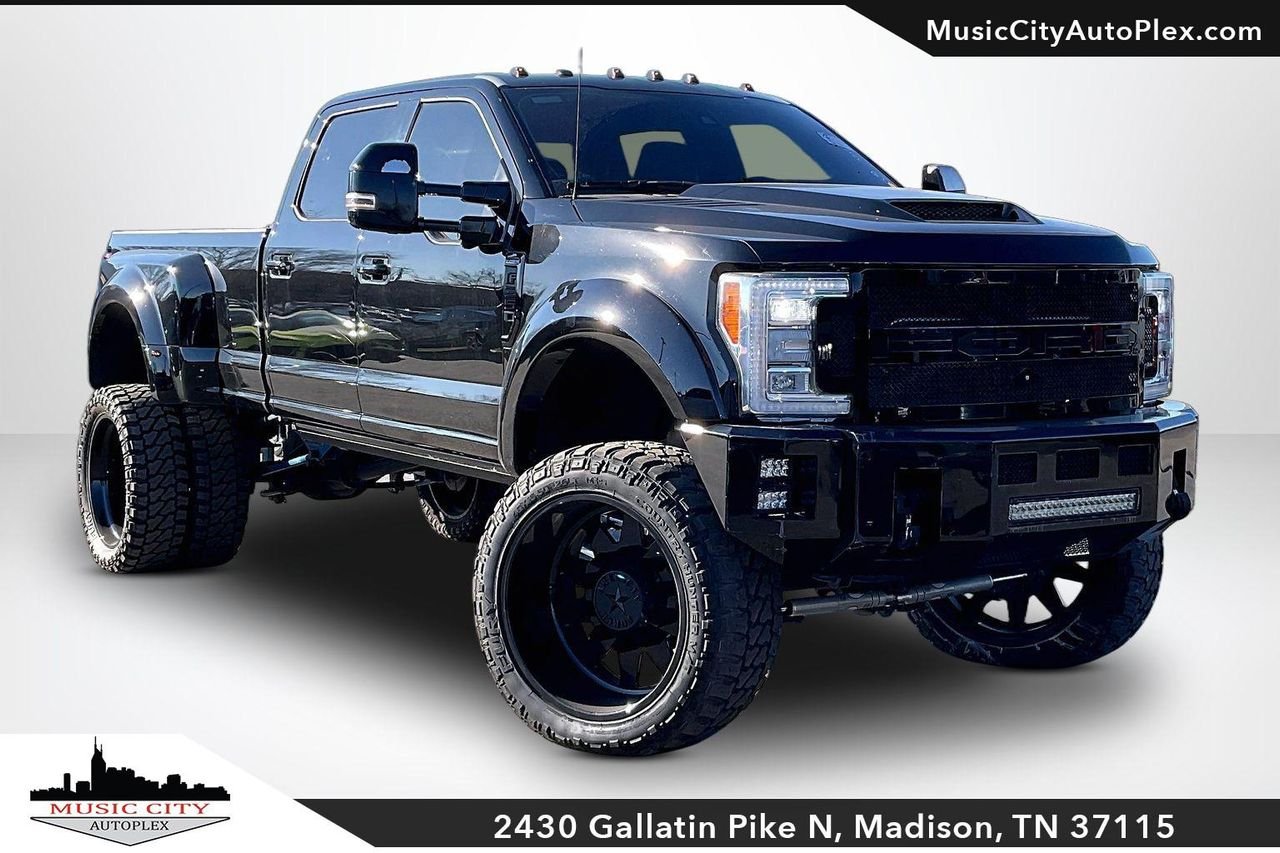 2017 Ford F-350 Platinum 4x4 Crew Cab 8' Box DRW's photo