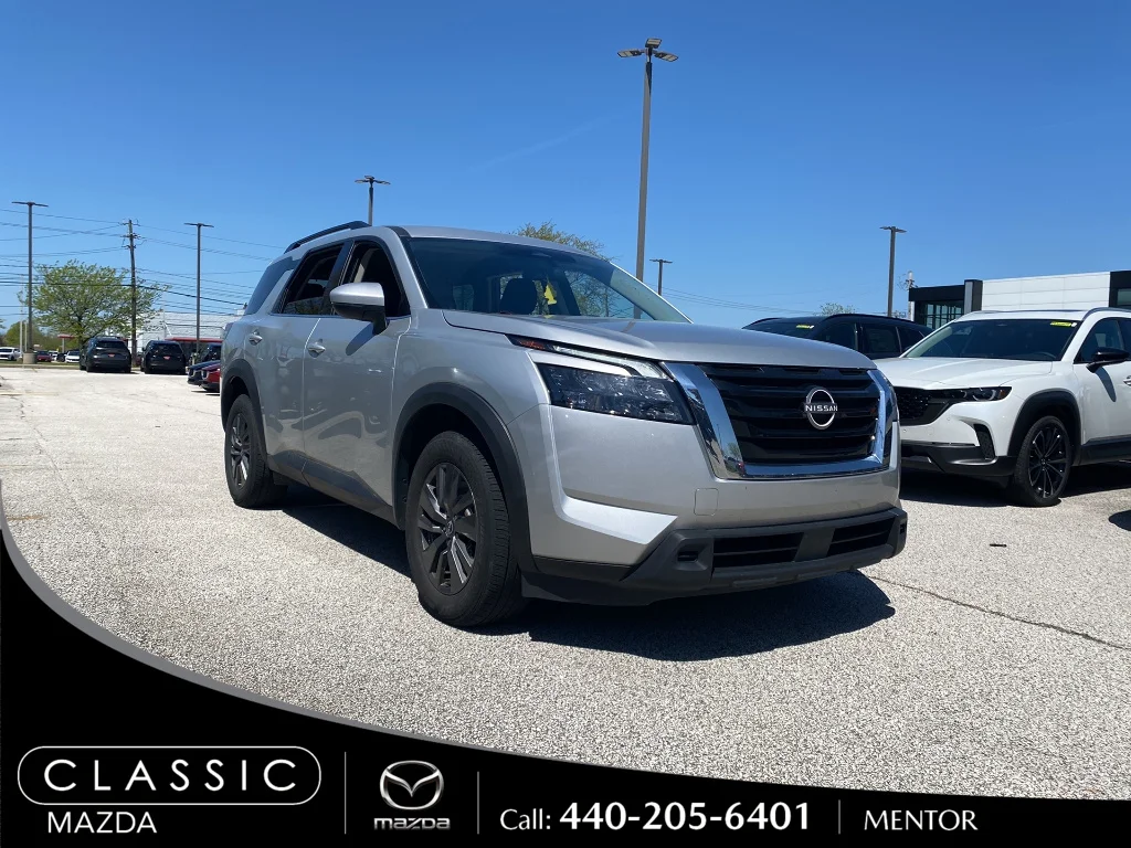 2024 Nissan Pathfinder SV