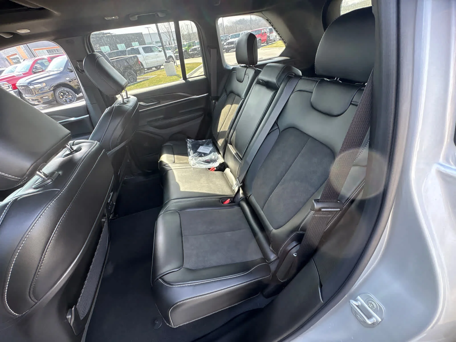 New 2026 Silver Zynith Jeep Laredo Altitude image 12