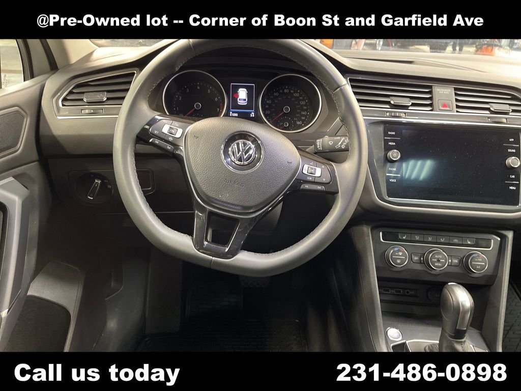 Used 2020 White Volkswagen 2.0T SE image 17