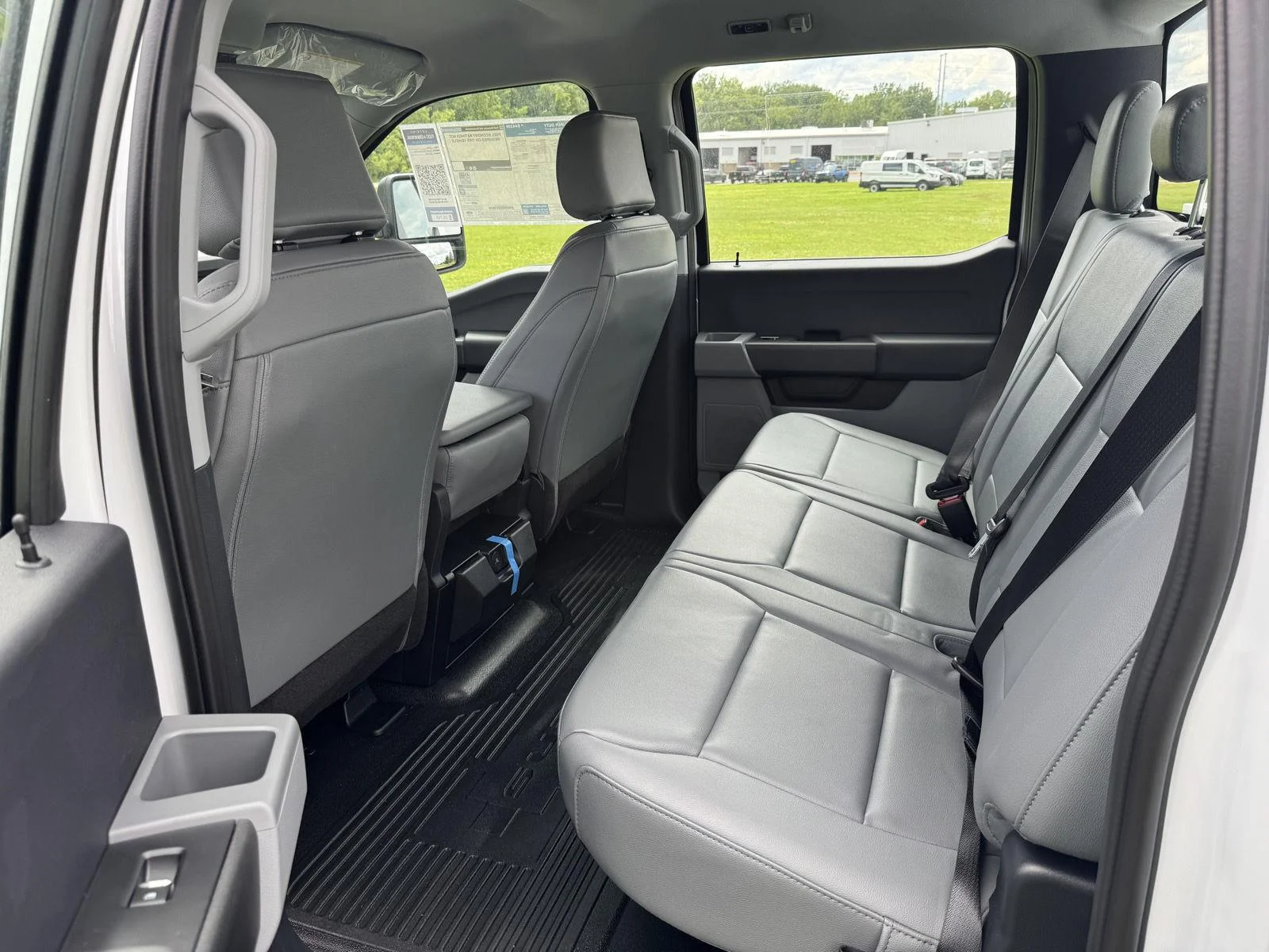 New 2026 Oxford White Ford XL image 10