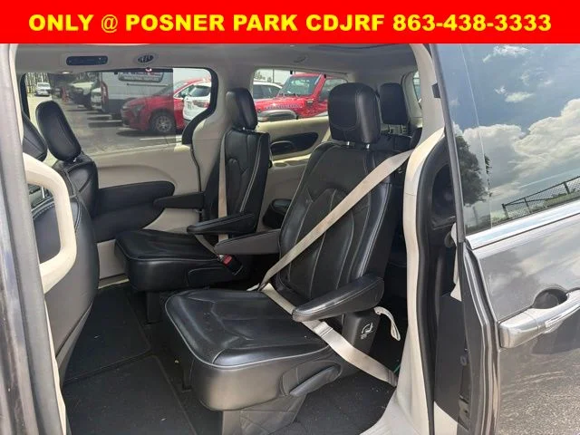 Used 2020 Gray Chrysler Limited image 7