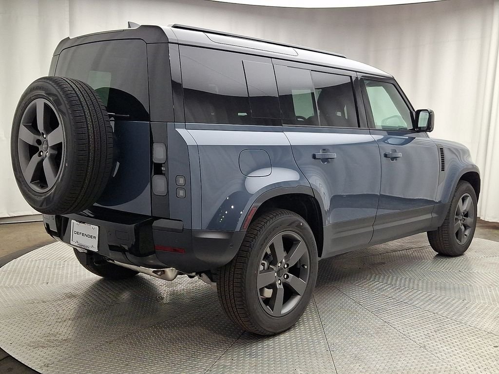 New 2026 Tasman Blue LAND ROVER S image 3