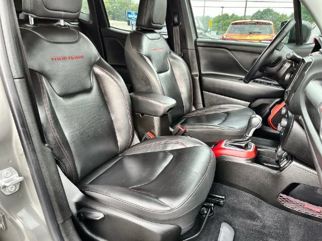 Used 2021 Gray Jeep Trailhawk image 28