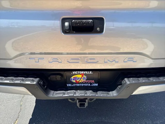 Certified Used 2020 SILVER SKY METALLIC Toyota  image 7