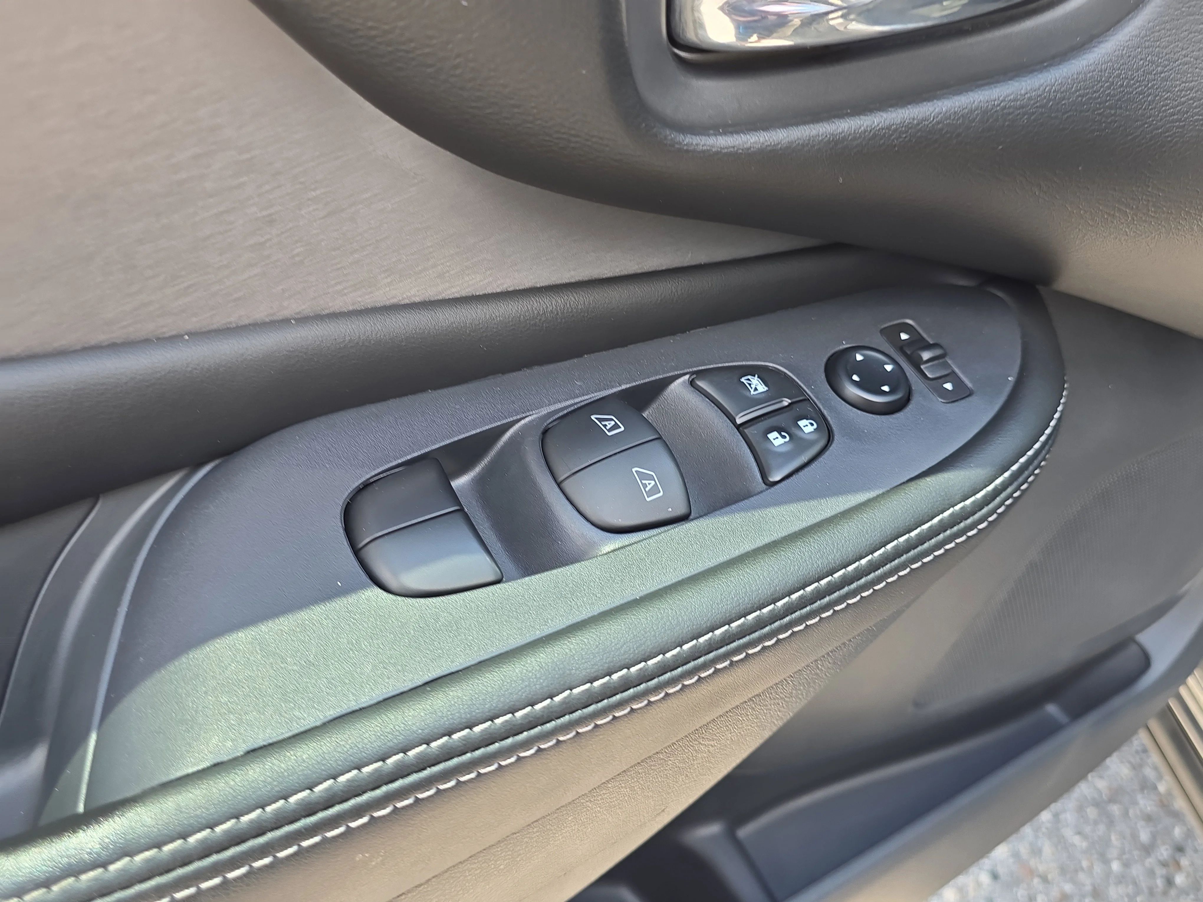 Certified Used 2024 Gun Metallic Nissan SV image 19