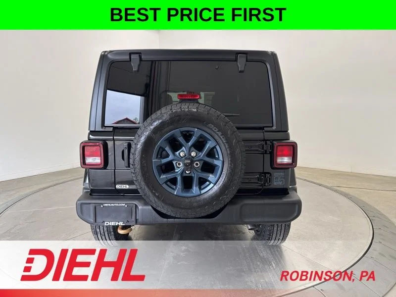 New 2026 Black Clear-Coat Exterior Paint Jeep 85th Anniversary Edition image 6