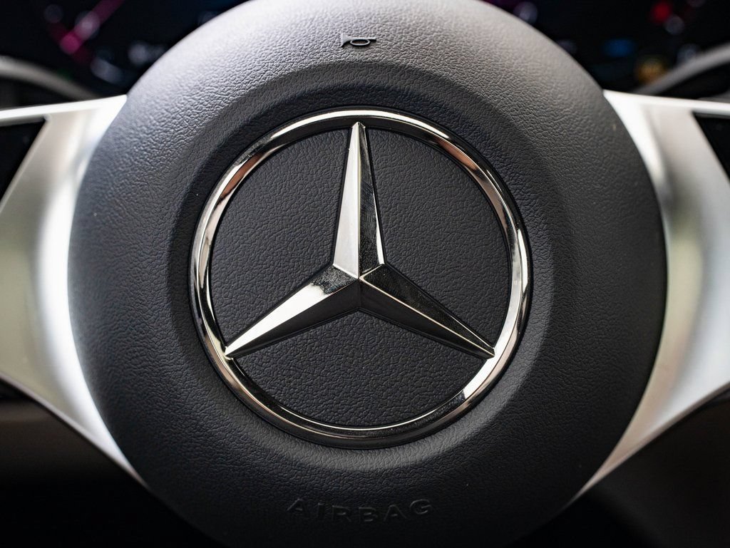 Used 2026 Polar White Mercedes-Benz GLC 300 image 27