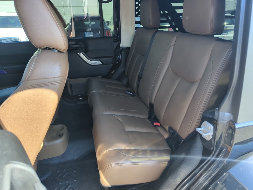 Used 2015 Black Jeep Unlimited Sahara image 27