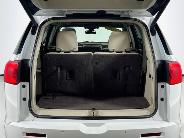 Used 2017 WHITE FROST TRICOAT GMC Denali image 28
