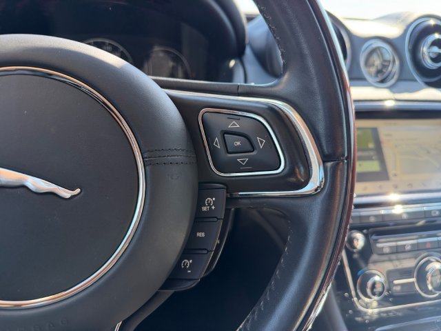 Used 2019 Santorini Black Metallic Jaguar R-Sport image 24