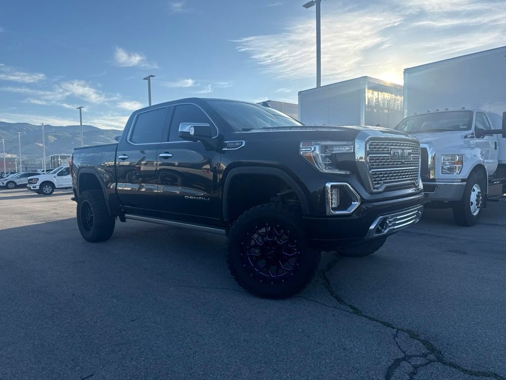 Used 2019 Onyx Black GMC Denali image 1