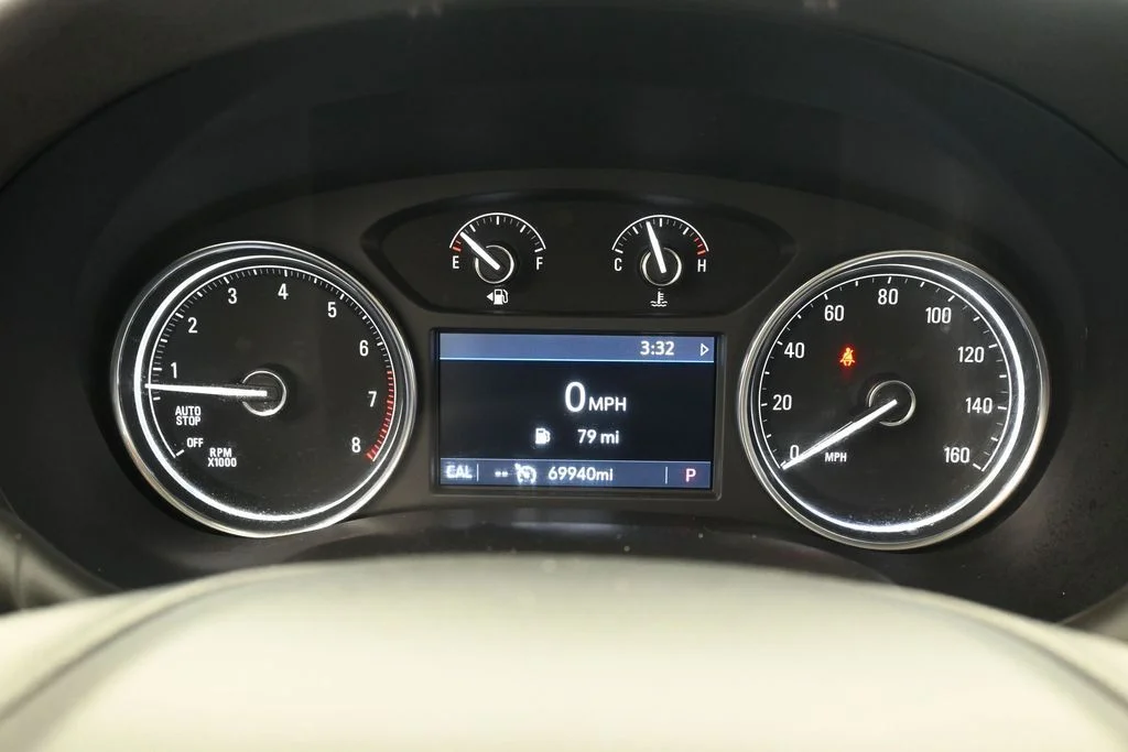 Used 2020 Red Quartz Tintcoat Buick Essence image 25
