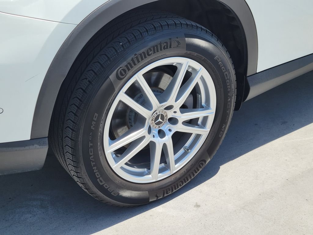 Certified Used 2023 White Mercedes-Benz GLC 300 image 7