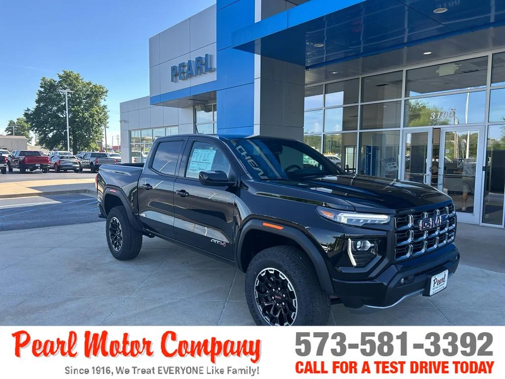 2026 GMC Canyon 4WD AT4 Crew Cab Short Box's photo