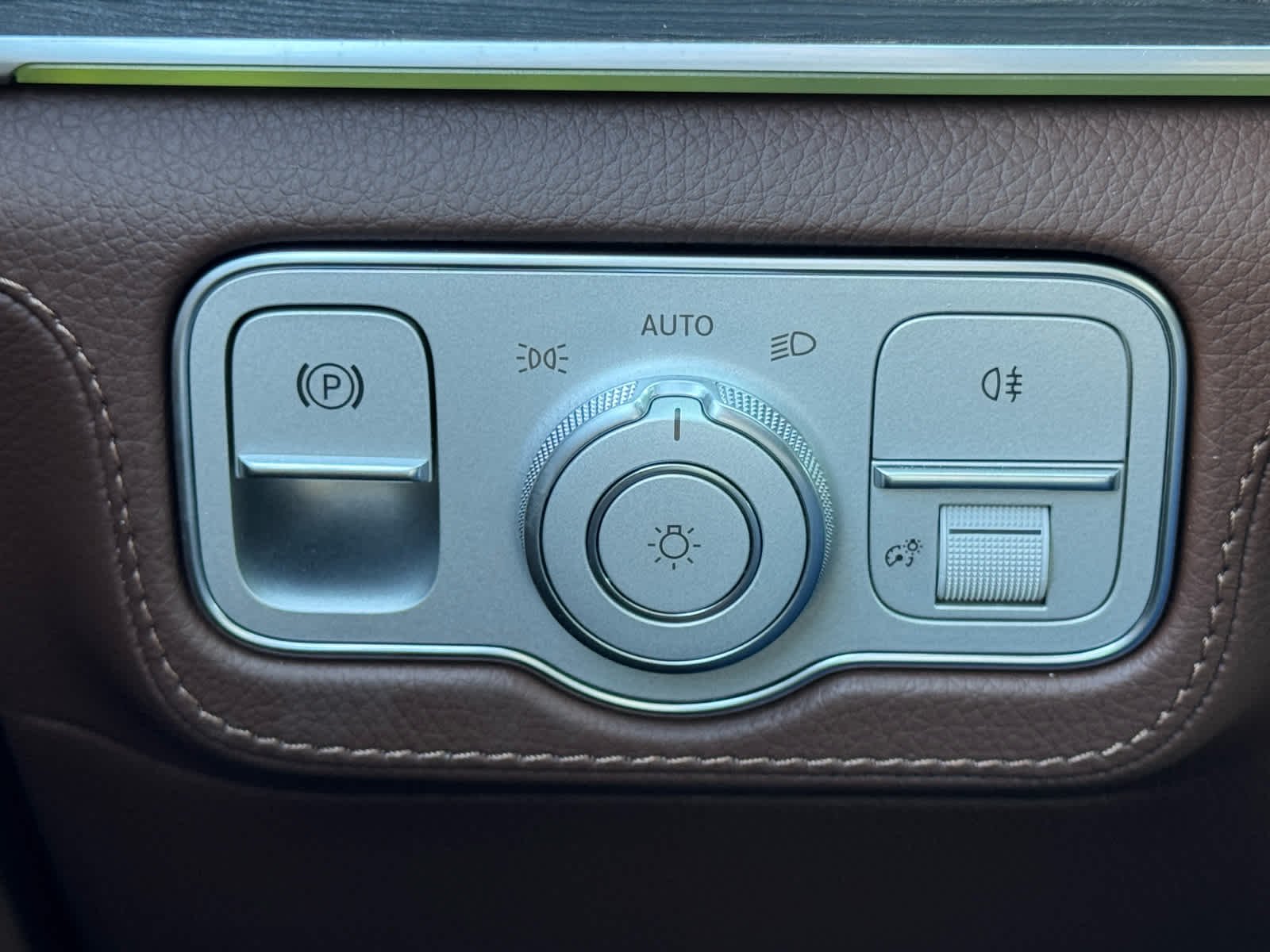 Used 2026 Twilight Blue Metallic Mercedes-Benz GLE 450 image 32