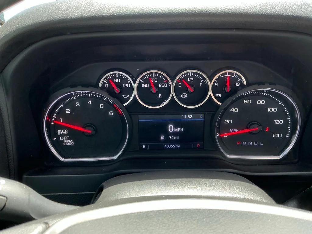 Used 2022 Silver Chevrolet Custom image 37