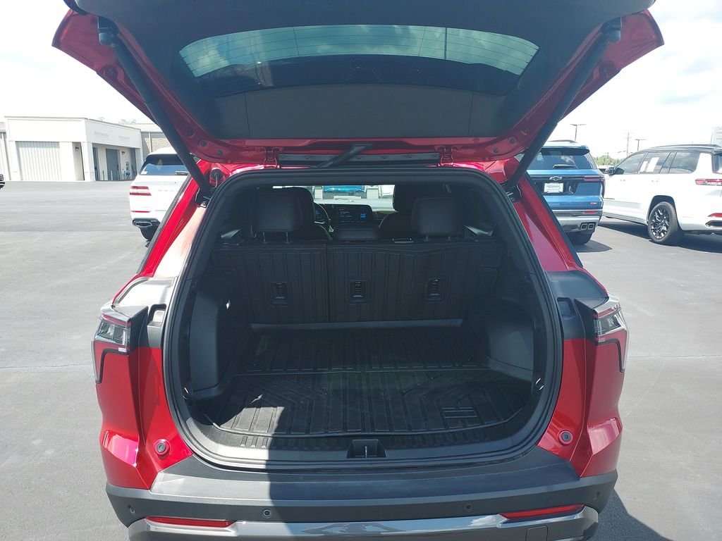 Used 2025 Red Chevrolet ACTIV image 9