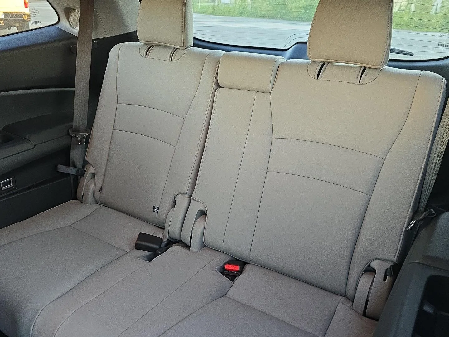 Used 2019 Crystal Black Pearl Honda Touring w/Rear Captain