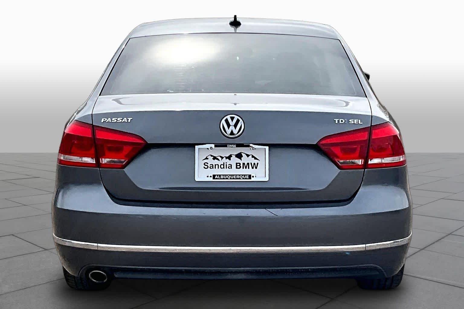 Used 2015 Platinum Gray Metallic Volkswagen 2.0L TDI SEL Premium image 4