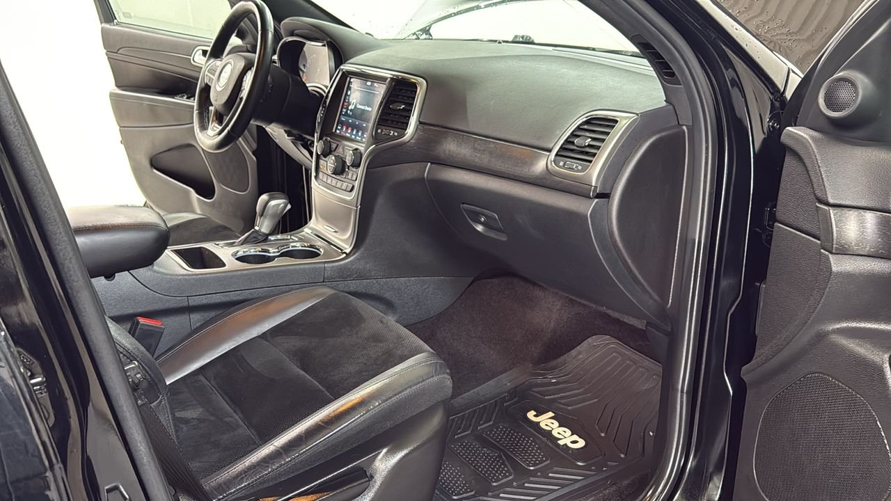 Used 2018 Black Jeep Altitude image 18