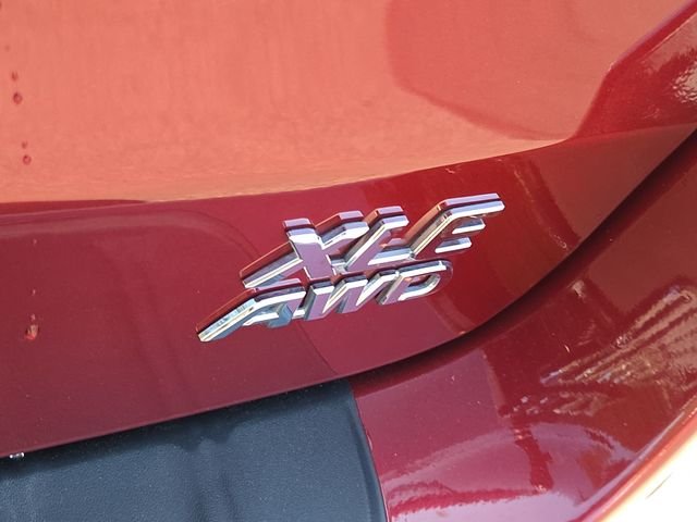 Used 2017 Red Toyota XLE image 5