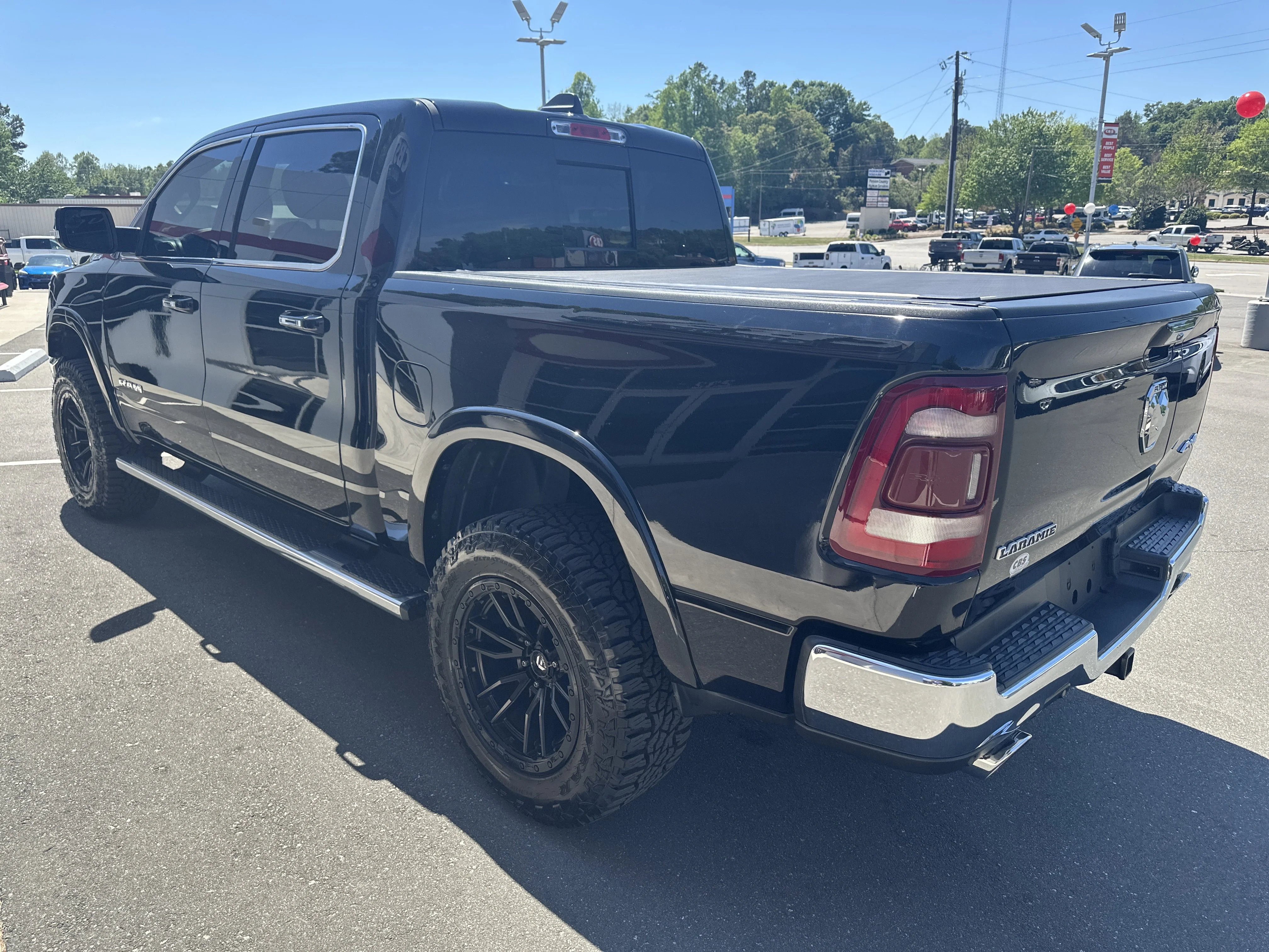 Used 2020 Diamond Black Crystal Pearlcoat Ram Laramie image 24
