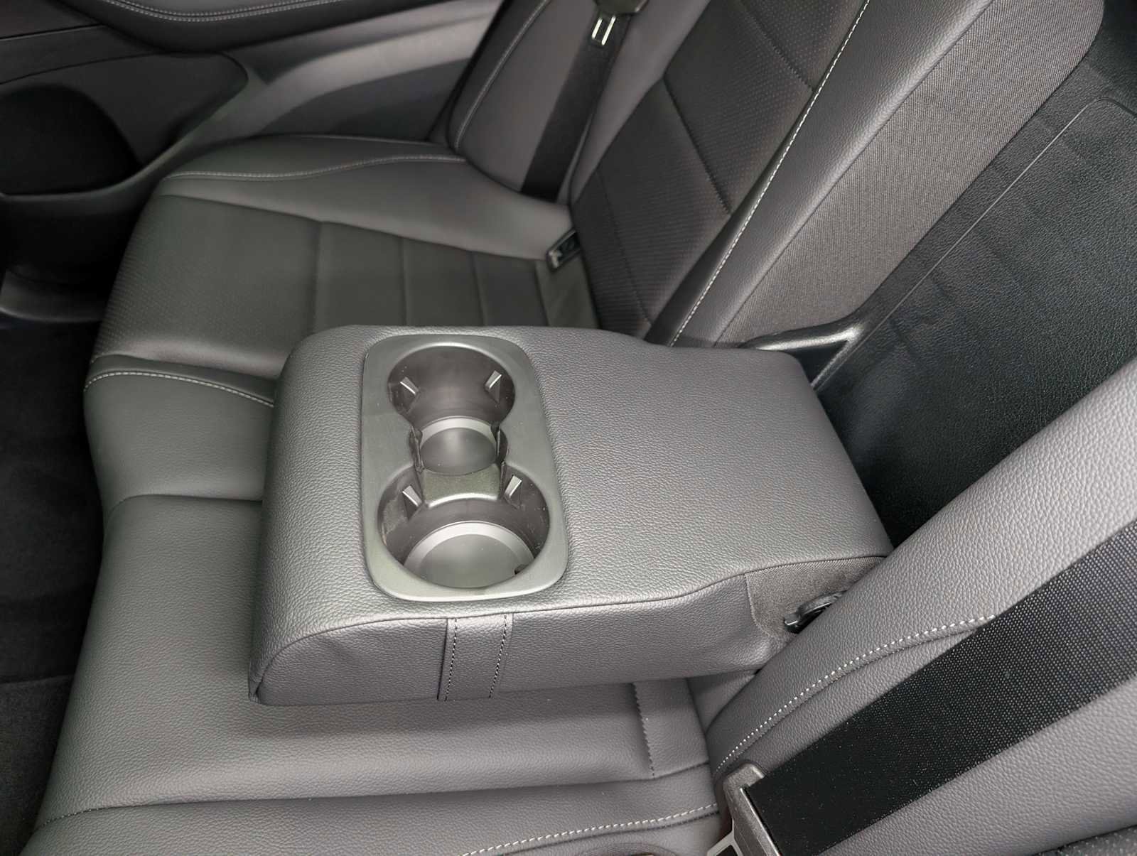 New 2026 MANUFAKTUR Moonlight White Magno Mercedes-Benz GLE 350 image 17