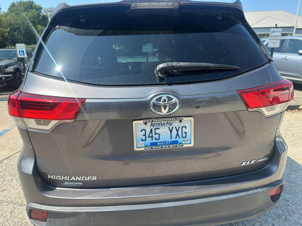 Used 2019 Predawn Gray Mica Toyota XLE image 5