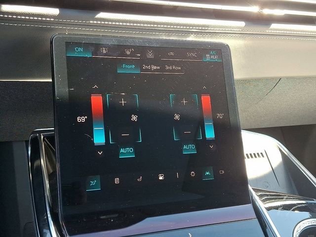 2025 Cadillac Escalade IQ Luxury 1 - Photo 17